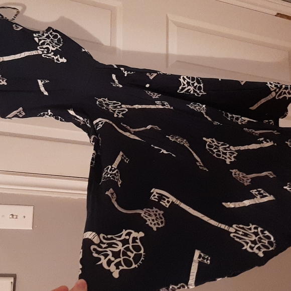 Hearts & Roses Dress size 6 - Picture 6 of 6